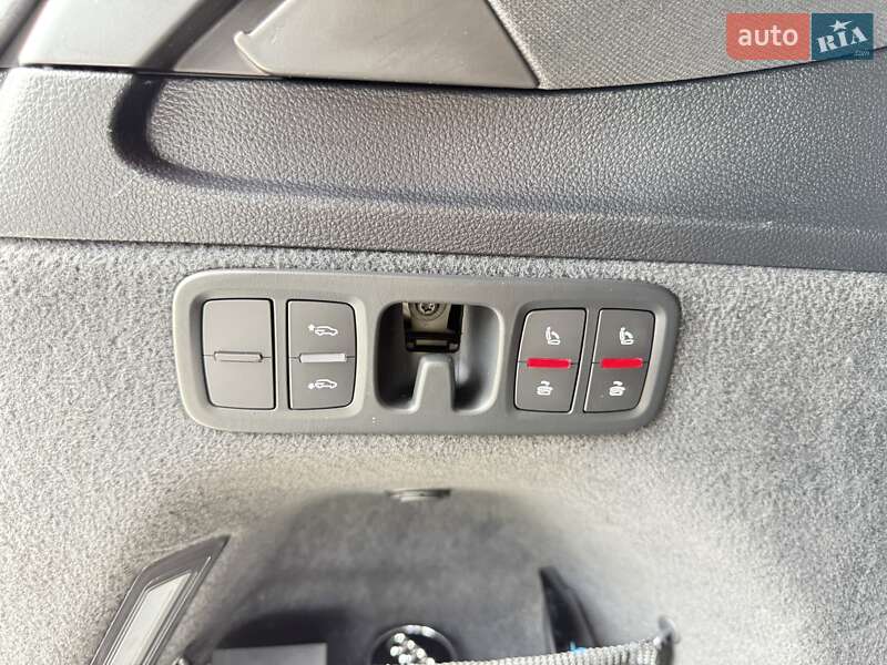 Внедорожник / Кроссовер Audi Q7 2017 в Ровно