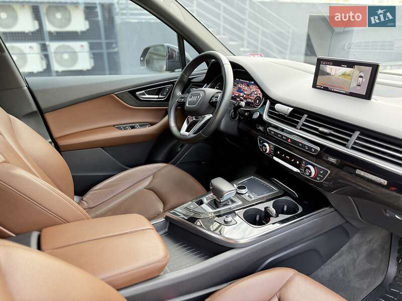 Внедорожник / Кроссовер Audi Q7 2017 в Ровно