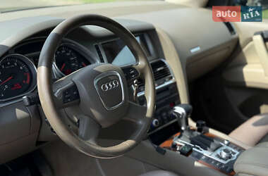 Внедорожник / Кроссовер Audi Q7 2007 в 
