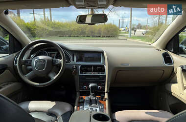 Внедорожник / Кроссовер Audi Q7 2007 в 