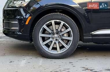 Внедорожник / Кроссовер Audi Q7 2017 в 