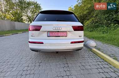 Внедорожник / Кроссовер Audi Q7 2016 в 