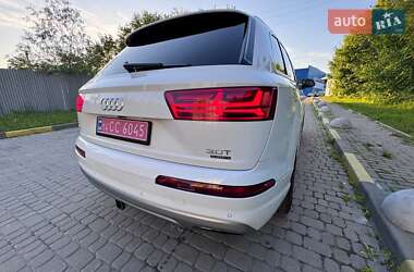 Внедорожник / Кроссовер Audi Q7 2016 в 