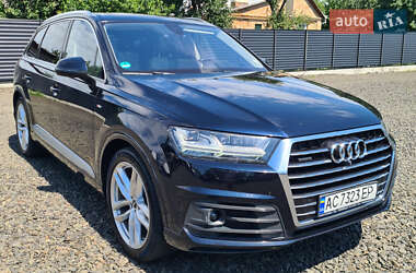 Внедорожник / Кроссовер Audi Q7 2016 в 