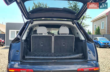 Внедорожник / Кроссовер Audi Q7 2016 в 