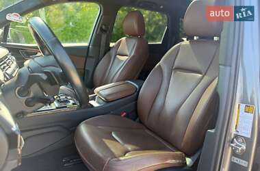Внедорожник / Кроссовер Audi Q7 2017 в 