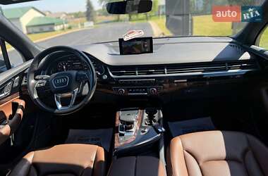Внедорожник / Кроссовер Audi Q7 2017 в 