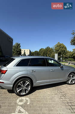 Внедорожник / Кроссовер Audi Q7 2023 в 