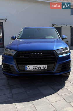 Внедорожник / Кроссовер Audi Q7 2016 в 