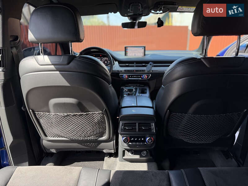 Позашляховик / Кросовер Audi Q7 2016 в Києві