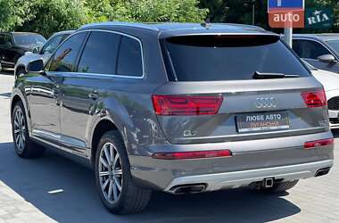 Внедорожник / Кроссовер Audi Q7 2018 в 