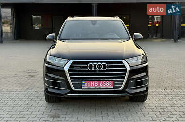 Внедорожник / Кроссовер Audi Q7 2017 в 