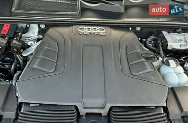 Внедорожник / Кроссовер Audi Q7 2017 в 