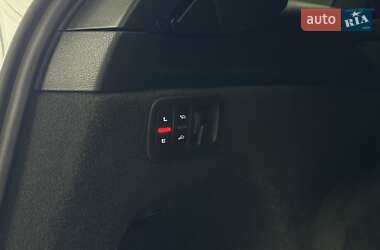 Позашляховик / Кросовер Audi Q7 2020 в 