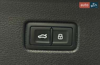 Позашляховик / Кросовер Audi Q7 2020 в 