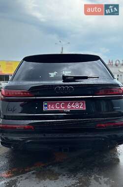 Внедорожник / Кроссовер Audi Q7 2022 в 