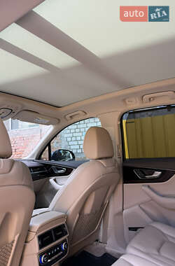 Внедорожник / Кроссовер Audi Q7 2019 в 