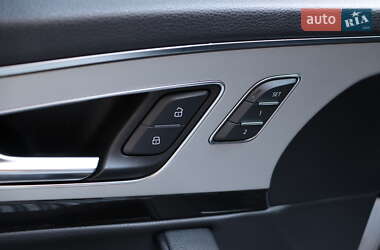Позашляховик / Кросовер Audi Q7 2019 в 
