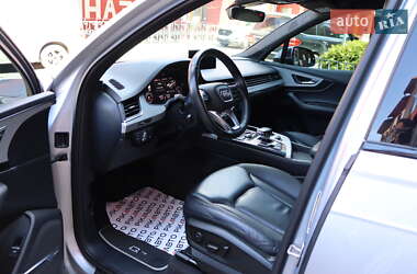 Позашляховик / Кросовер Audi Q7 2019 в 
