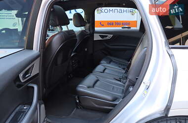 Позашляховик / Кросовер Audi Q7 2019 в 