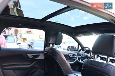 Позашляховик / Кросовер Audi Q7 2019 в 