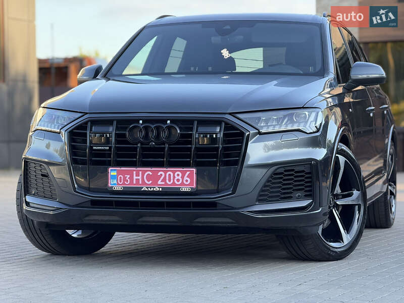 Внедорожник / Кроссовер Audi Q7 2021 в 