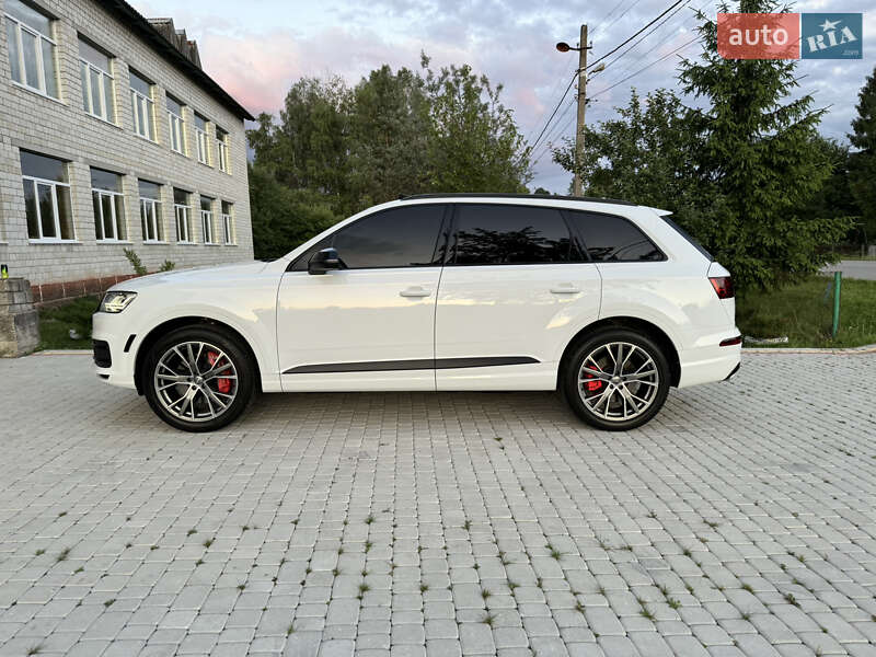 Позашляховик / Кросовер Audi Q7 2018 в Самборі