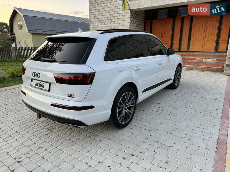 Позашляховик / Кросовер Audi Q7 2018 в Самборі
