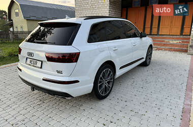 Внедорожник / Кроссовер Audi Q7 2018 в 