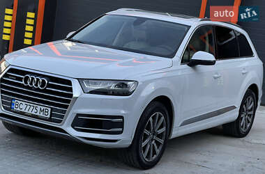 Внедорожник / Кроссовер Audi Q7 2016 в 