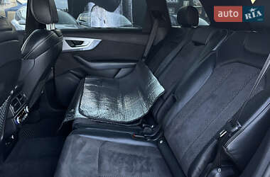 Внедорожник / Кроссовер Audi Q7 2018 в 