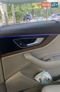 Внедорожник / Кроссовер Audi Q7 2016 в 