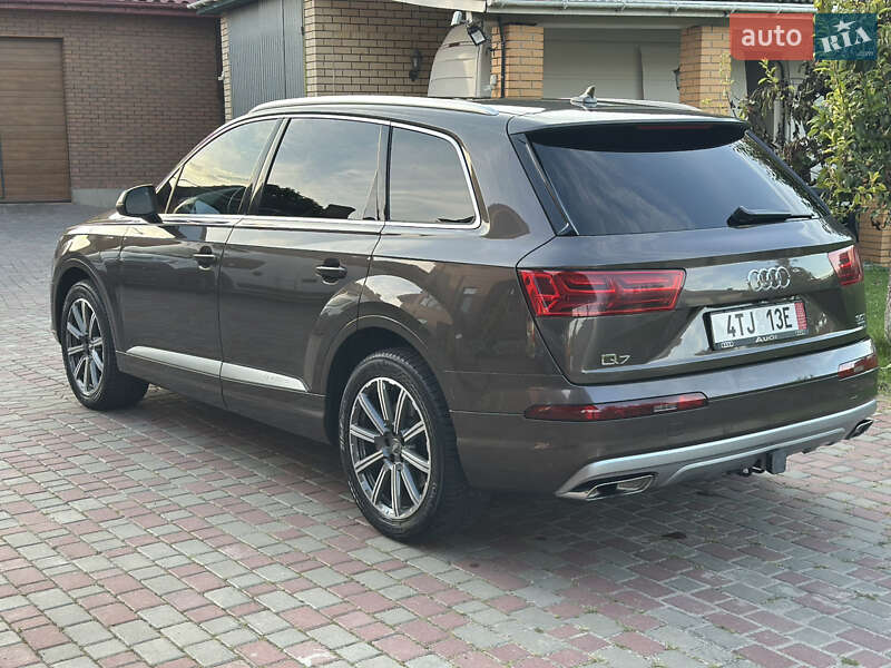 Внедорожник / Кроссовер Audi Q7 2017 в Владимире