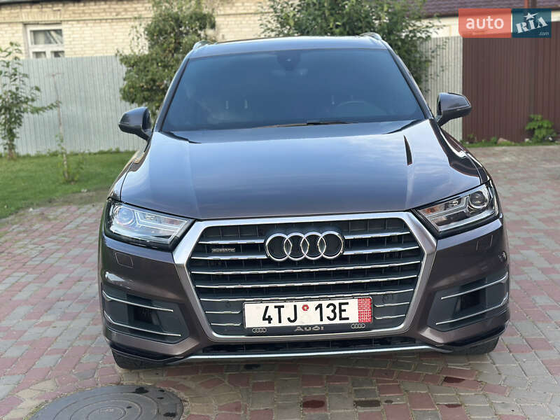 Внедорожник / Кроссовер Audi Q7 2017 в Владимире