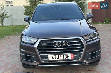 Внедорожник / Кроссовер Audi Q7 2017 в 