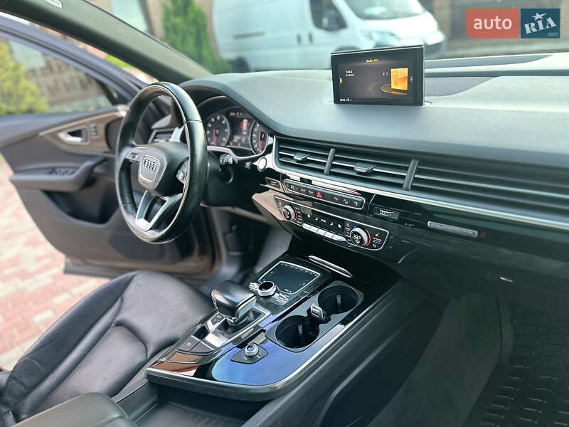 Внедорожник / Кроссовер Audi Q7 2017 в Владимире