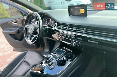 Внедорожник / Кроссовер Audi Q7 2017 в 
