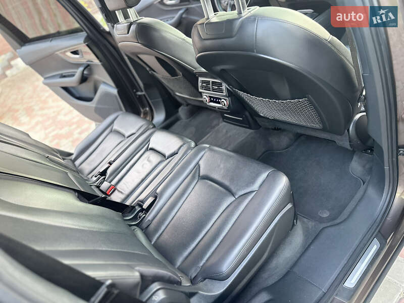 Внедорожник / Кроссовер Audi Q7 2017 в Владимире