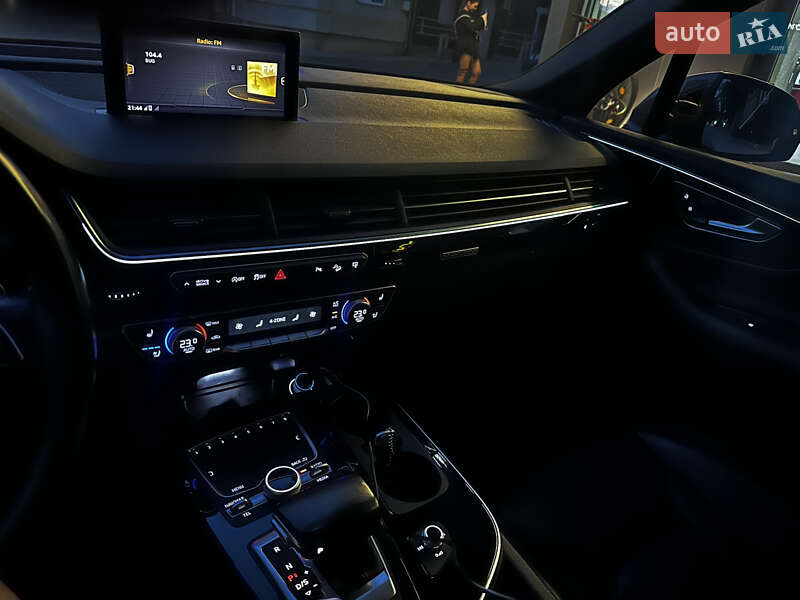 Внедорожник / Кроссовер Audi Q7 2017 в Владимире
