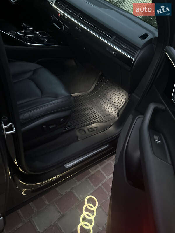 Внедорожник / Кроссовер Audi Q7 2017 в Владимире