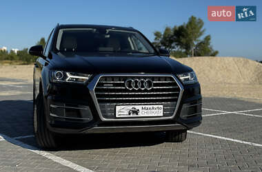 Внедорожник / Кроссовер Audi Q7 2017 в 