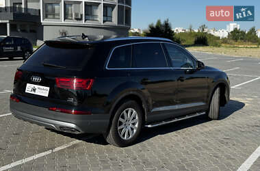 Внедорожник / Кроссовер Audi Q7 2017 в 