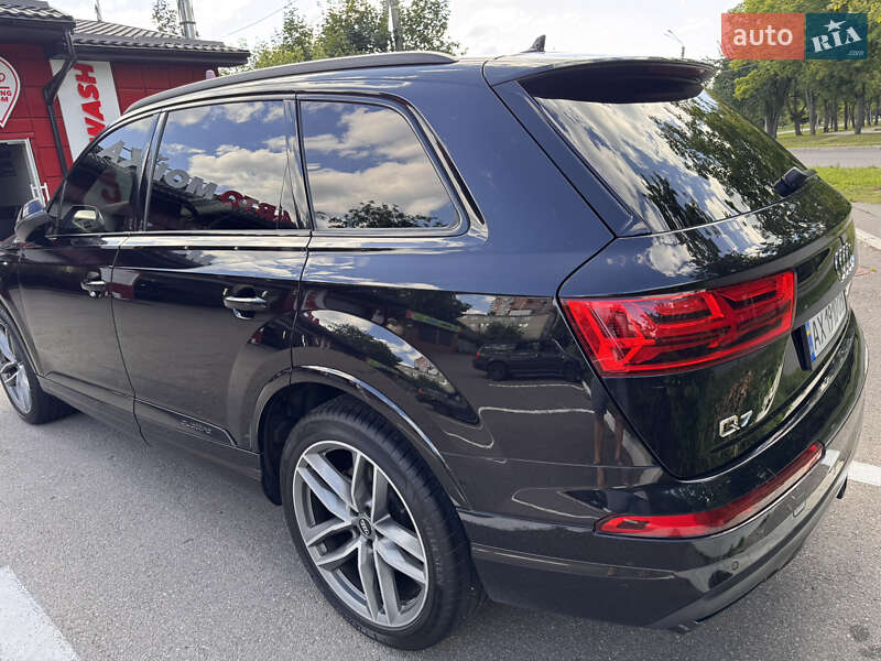 Внедорожник / Кроссовер Audi Q7 2017 в Харькове
