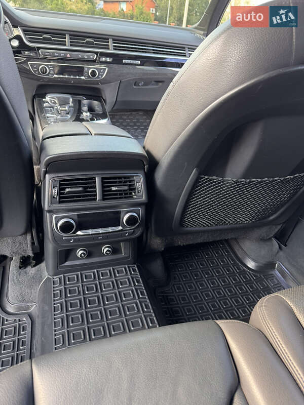 Внедорожник / Кроссовер Audi Q7 2017 в Харькове