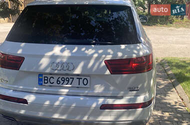 Внедорожник / Кроссовер Audi Q7 2016 в 