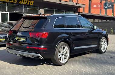 Позашляховик / Кросовер Audi Q7 2017 в 