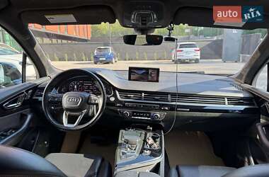 Позашляховик / Кросовер Audi Q7 2017 в 