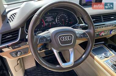 Внедорожник / Кроссовер Audi Q7 2016 в 