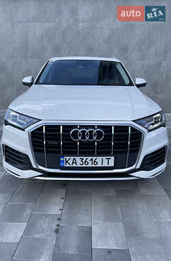 Внедорожник / Кроссовер Audi Q7 2021 в 