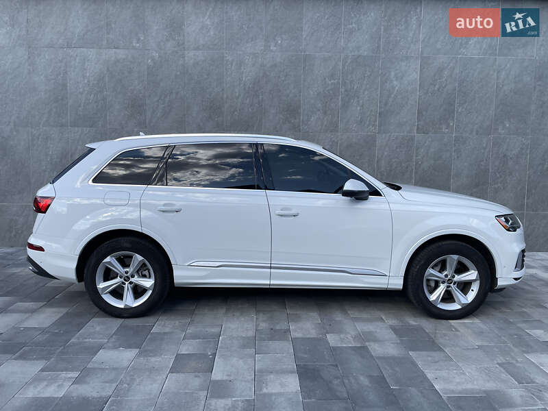 Позашляховик / Кросовер Audi Q7 2021 в Києві